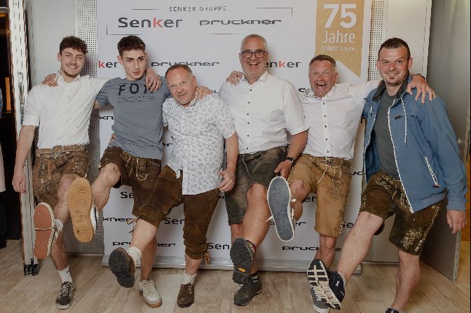 Bei%20unserer%20Senker%20Gruppe%20Foto-Wall%20wurden%20unsere%20Mitarbeiter%20herzlich%20Empfangen