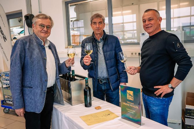 F%FCr%20tolle%20Weine%20sorgte%20das%20Weingut%20Franz%20Pichler