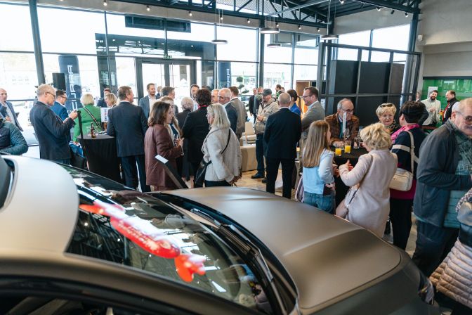 Impressionen%20von%20der%20SEAT%20%26%20CUPRA%20Schauraumer%F6ffnung