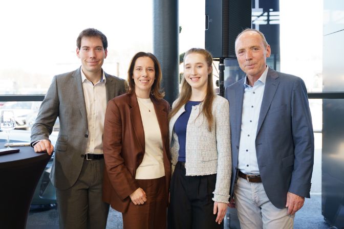 Impressionen%20von%20der%20SEAT%20%26%20CUPRA%20Schauraumer%F6ffnung